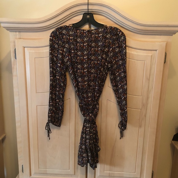 *2/$15 SALE* American Eagle wrap dress - Picture 2 of 3